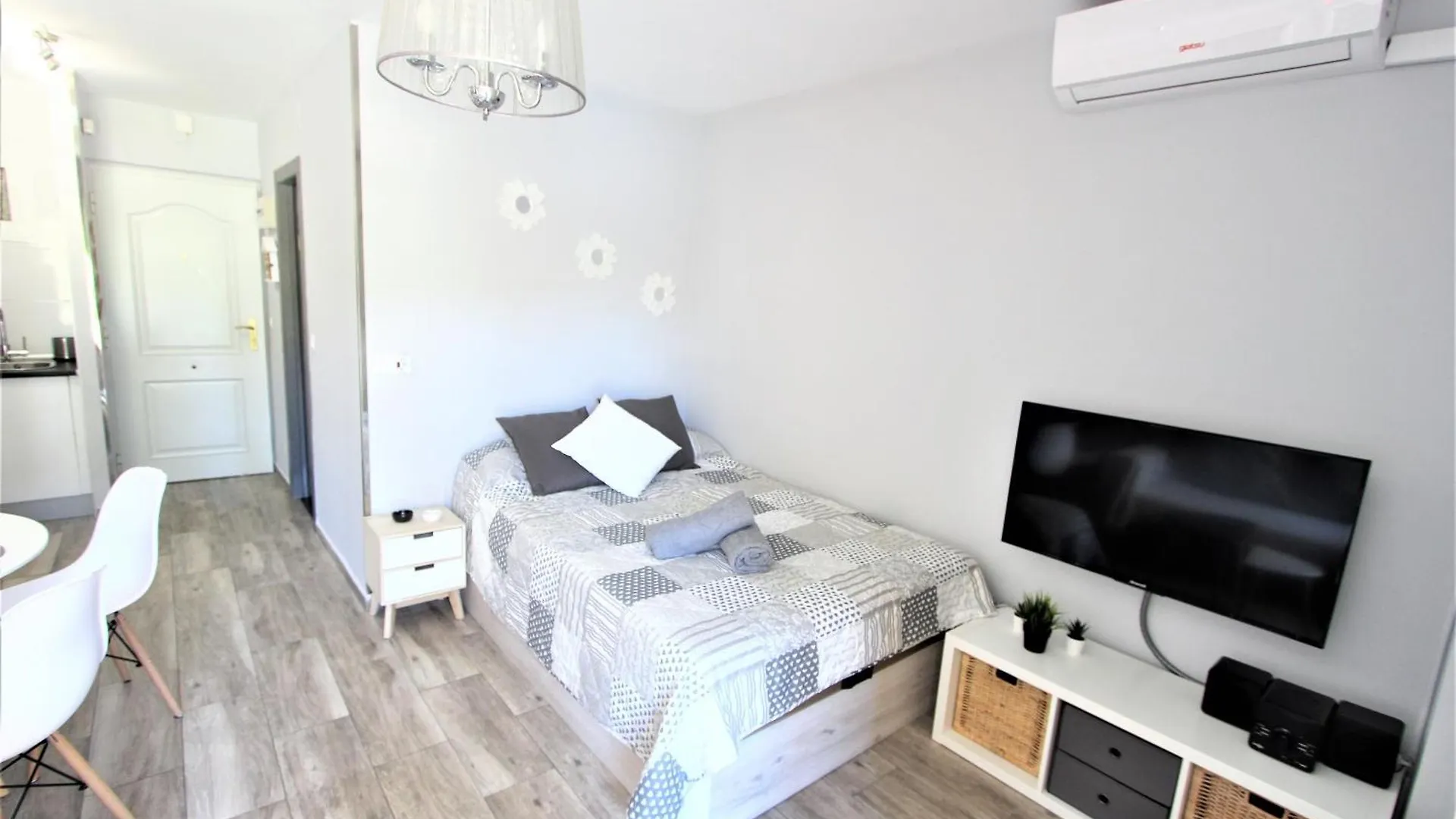 20 Apartamentos Hercules - Piscina Y Playa - Excelente Conexion Wifi Benalmadena Apartment